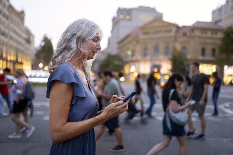 SMS para gobierno: alertas ciudadanas, trámites y comunicación oficial que llega a todos