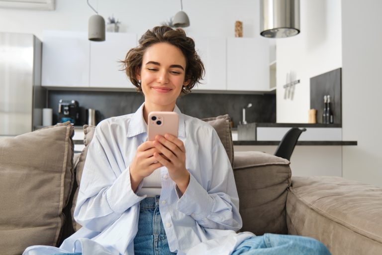 Two-way SMS: how to use customer replies to confirm, survey and support
